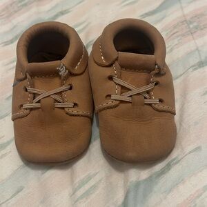 Freshly Picked soft sole Oxford baby shoe